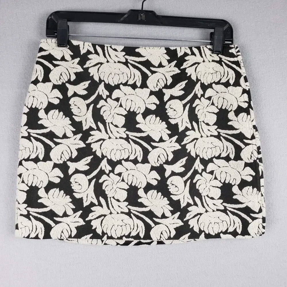 Rachel Roy Size 4 Jacquard Floral Mini Skirt‎ Black Cream Neutral Office Siren